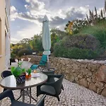 Flat With Pool, Old Town * Αλμπουφέιρα