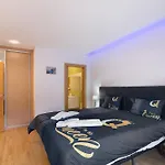 아파트 Flat With Pool, Old Town *
